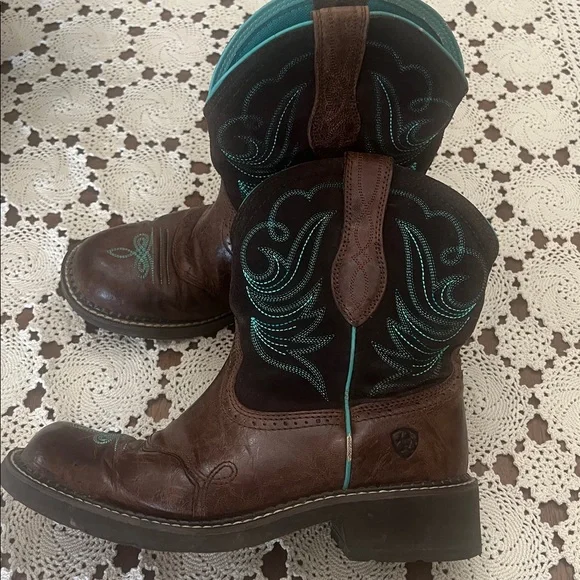 Women’s Ariat Leather Brown Boots with Turquoise Trim Size 10 B - Picture 4 of 10